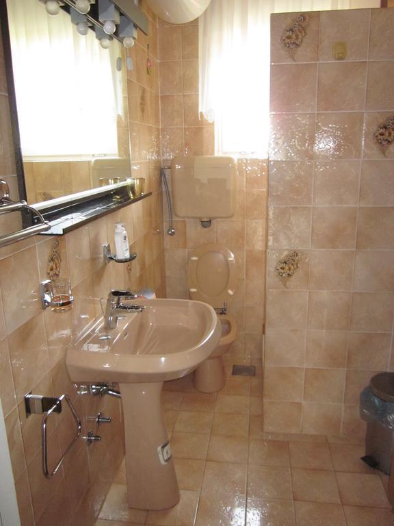 Guest House Mrvcic Rupa Room photo